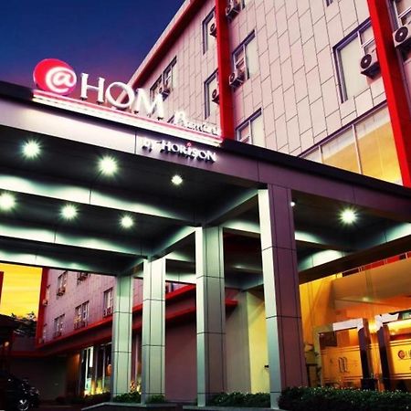 @Hom Premiere Cilacap Luaran gambar
