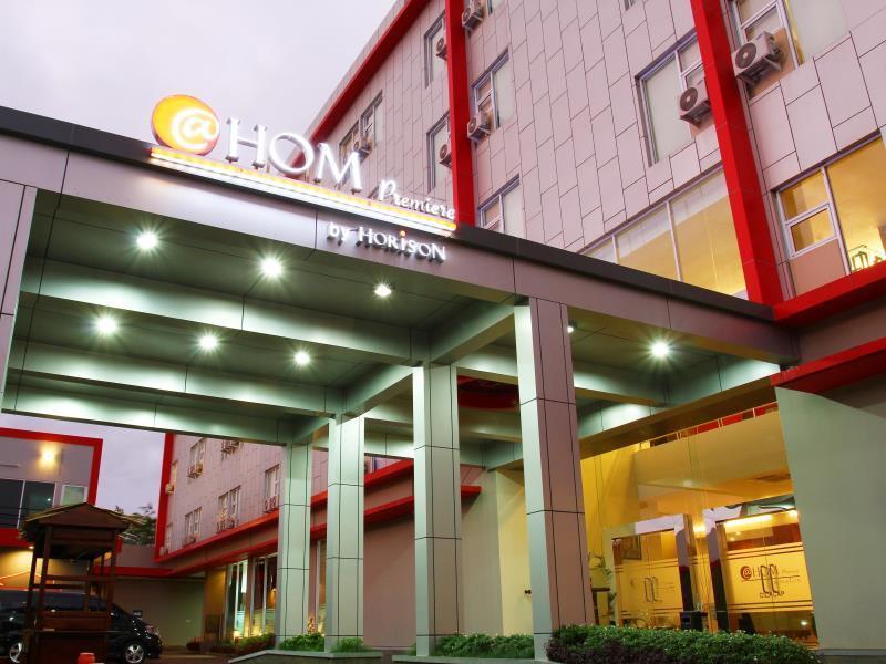 @Hom Premiere Cilacap Luaran gambar