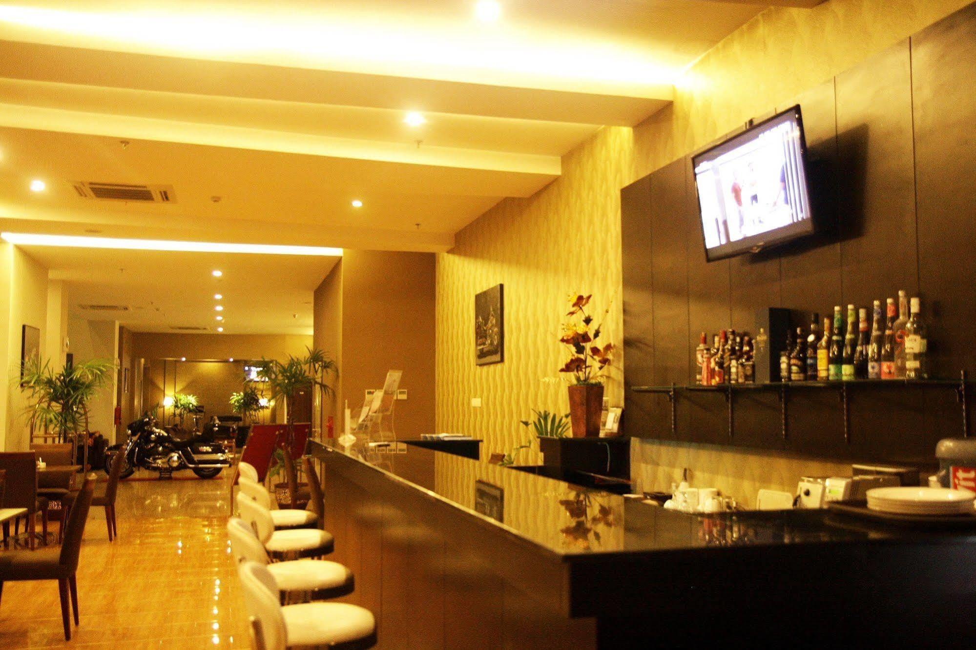 @Hom Premiere Cilacap Luaran gambar