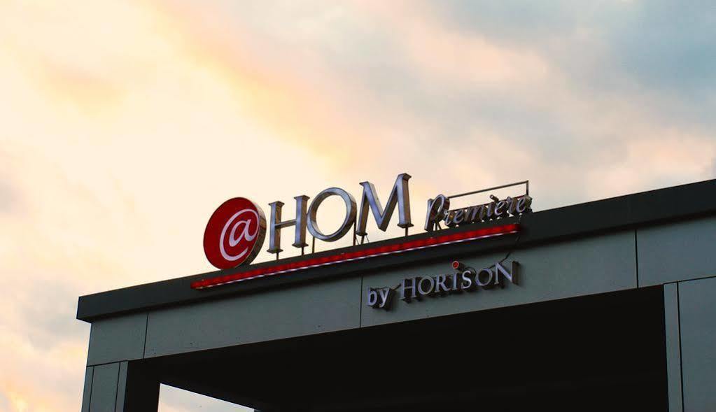@Hom Premiere Cilacap Luaran gambar